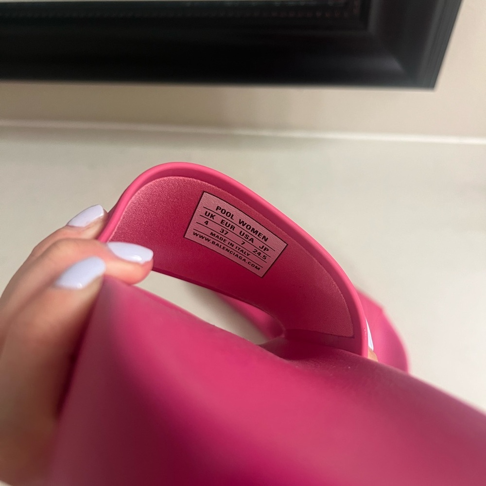 Balenciaga Vibrant Pink Logo Slides - Picture 7 of 10